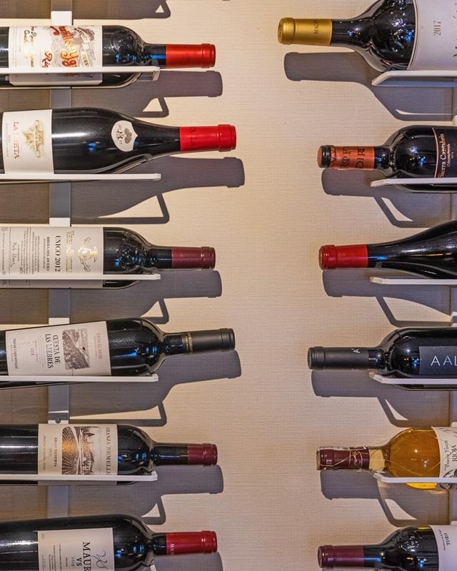 Descubra nuestra bodega de vinos en Baiona